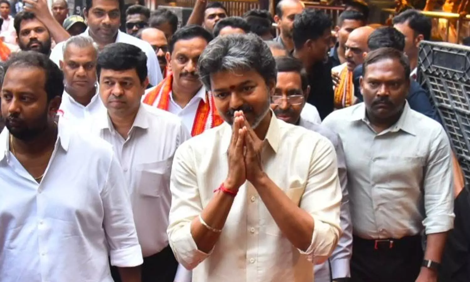 Tamil Nadu Chief Minister C Joseph Vijay offering prayers to Goddess Kanaka Durga during the Dasara festival at Sri Durga Malleswara Swamy Varla Devasthanam atop Indrakeeladri in Vijayawada on Tuesday(Hans photo: Ch Venkata Mastan) Tamil Nadu Chief Minister C Joseph Vijay offering prayers to Goddess Kanaka Durga during the Dasara festival at Sri Durga Malleswara Swamy Varla Devasthanam atop Indrakeeladri in Vijayawada on Tuesday(Hans photo: Ch Venkata Mastan)