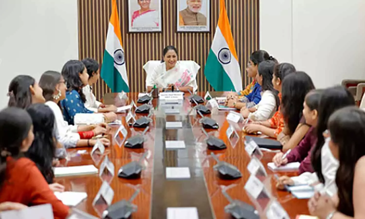 CM Rekha Gupta visits Mukherjee Nagar, asks officials to solve students’ issues CM Rekha Gupta visits Mukherjee Nagar, asks officials to solve students’ issues