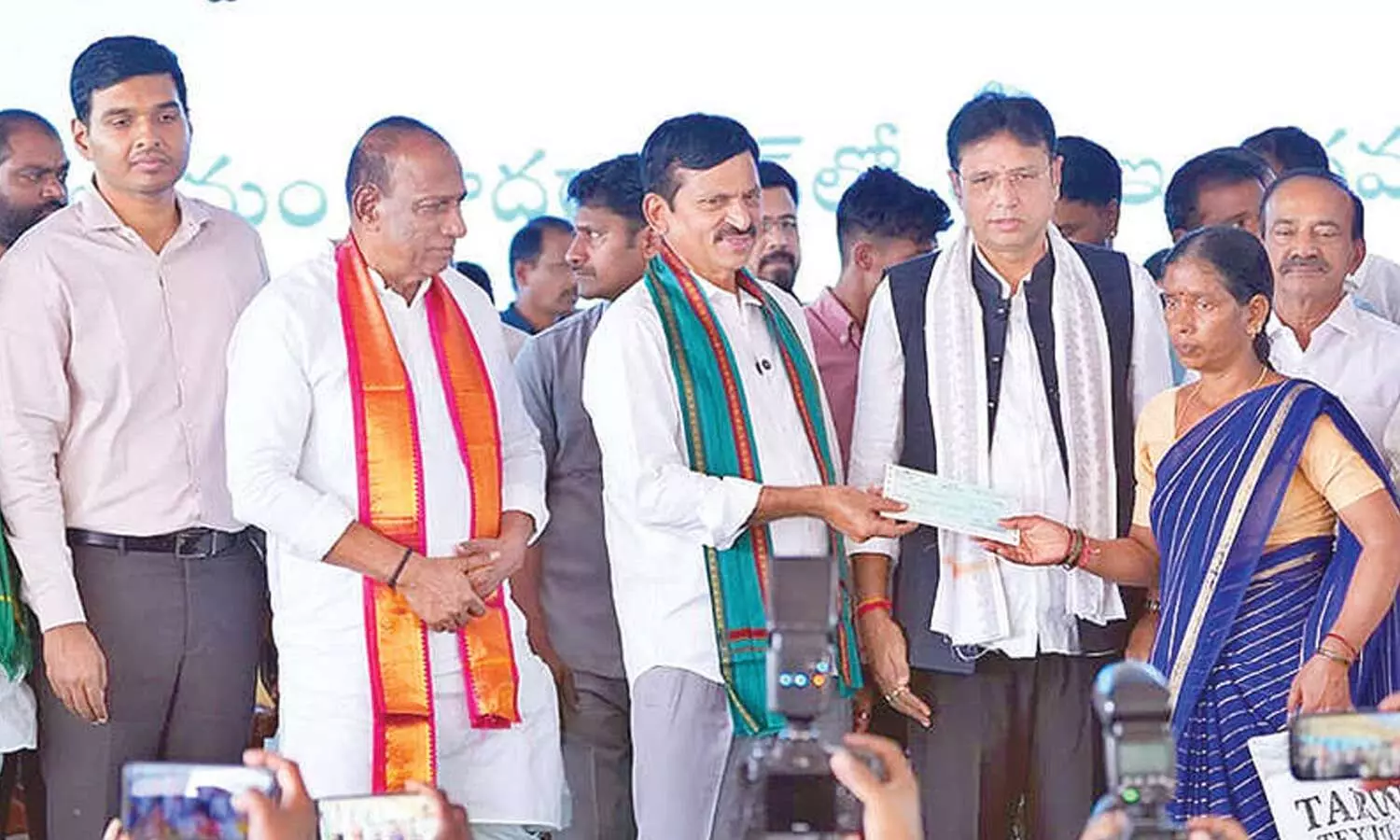 Indiramma houses to be completed by next Dasara: Minister Sridhar Babu Indiramma houses to be completed by next Dasara: Minister Sridhar Babu