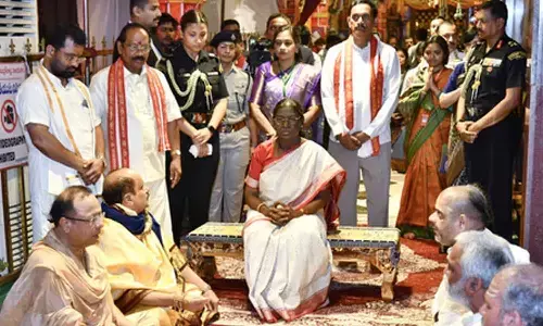 President Murmu offers prayers at Vijayawadas Kanaka Durga Temple President Murmu offers prayers at Vijayawadas Kanaka Durga Temple