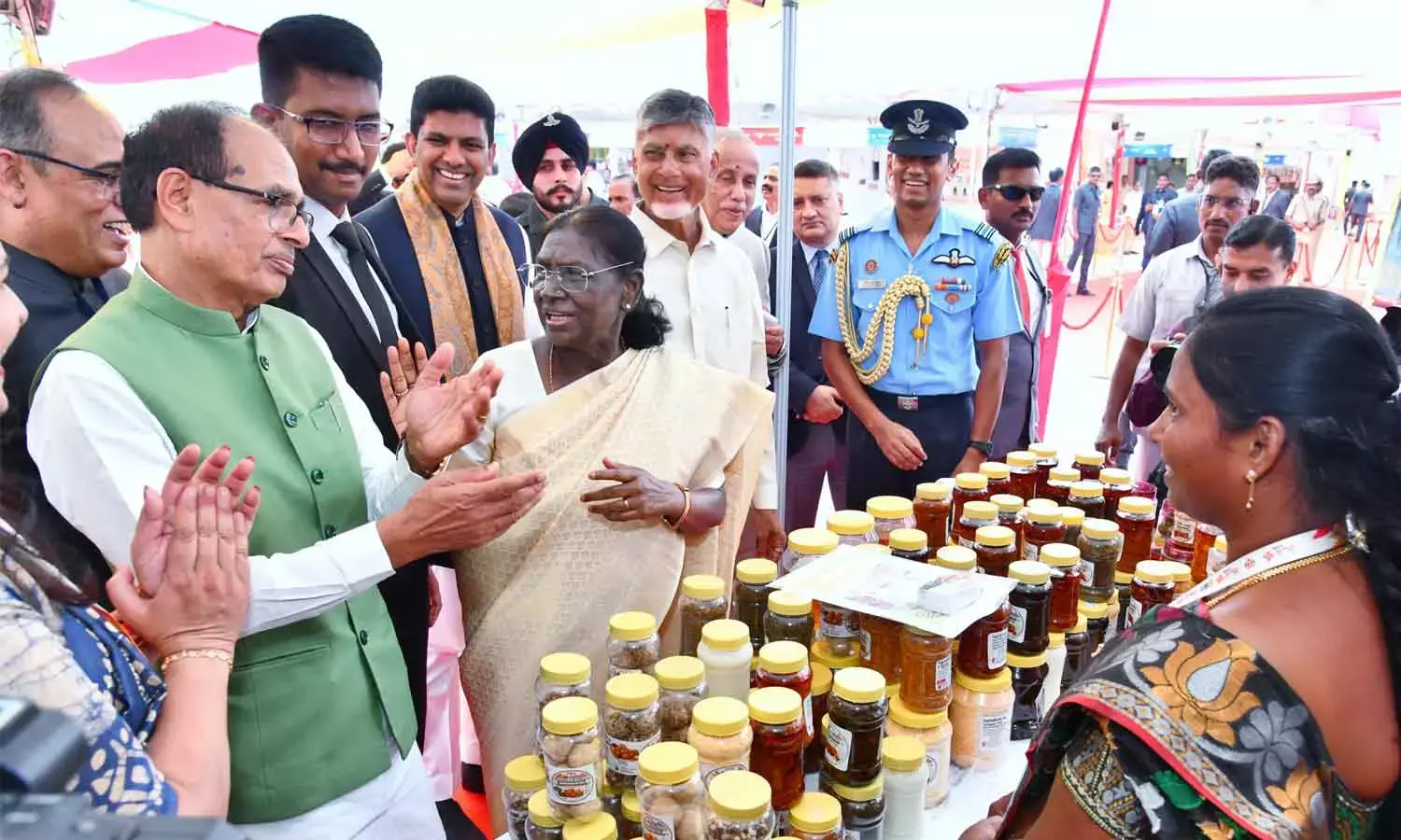 President Droupadi Murmu, Union minister Shivraj Singh Chouhan and Chief Minister N Chandrababu Naidu at a stall during the national SARAS Mela 2026 at Punnami Ghat in Vijayawada on Thursday President Droupadi Murmu, Union minister Shivraj Singh Chouhan and Chief Minister N Chandrababu Naidu at a stall during the national SARAS Mela 2026 at Punnami Ghat in Vijayawada on Thursday