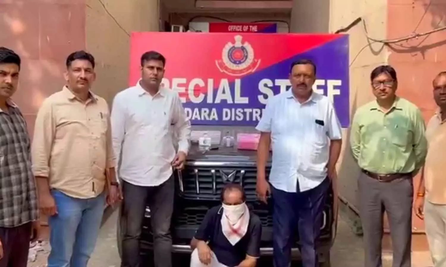 Three held for cheating Delhi man of Rs 39 lakh Three held for cheating Delhi man of Rs 39 lakh