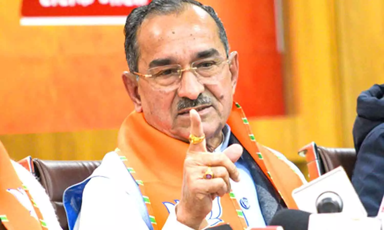 Madan Rathore clarifies ‘we are with Pakistan’ remark after viral video sparks row Madan Rathore clarifies ‘we are with Pakistan’ remark after viral video sparks row