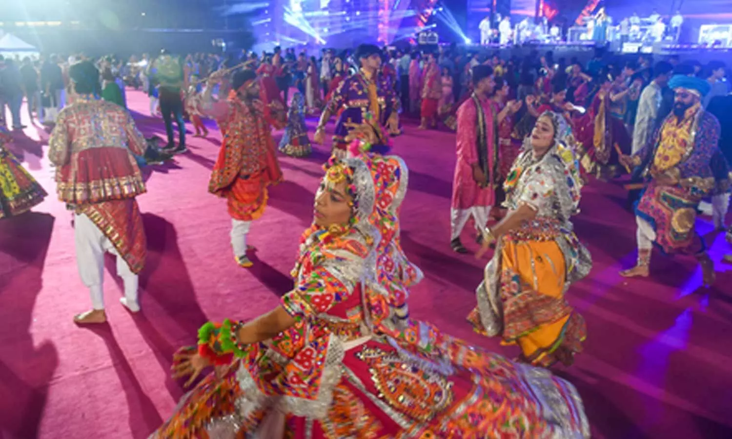 Dandiya-Garba events in Jamshedpur stir debate over identity checks, participation Dandiya-Garba events in Jamshedpur stir debate over identity checks, participation