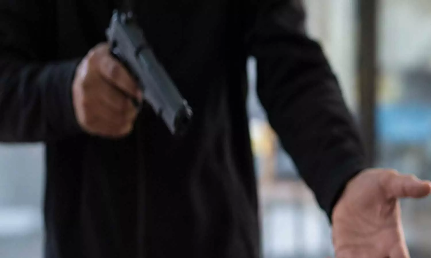 Armed robbers loot jewellery worth lakhs in broad daylight in Bihars Begusarai Armed robbers loot jewellery worth lakhs in broad daylight in Bihars Begusarai