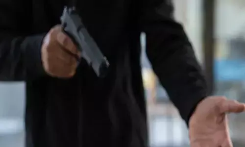 Armed robbers loot jewellery worth lakhs in broad daylight in Bihars Begusarai