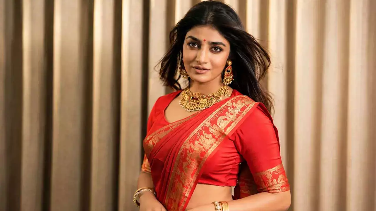 Dimple Hayathi looks regal in red Dimple Hayathi looks regal in red