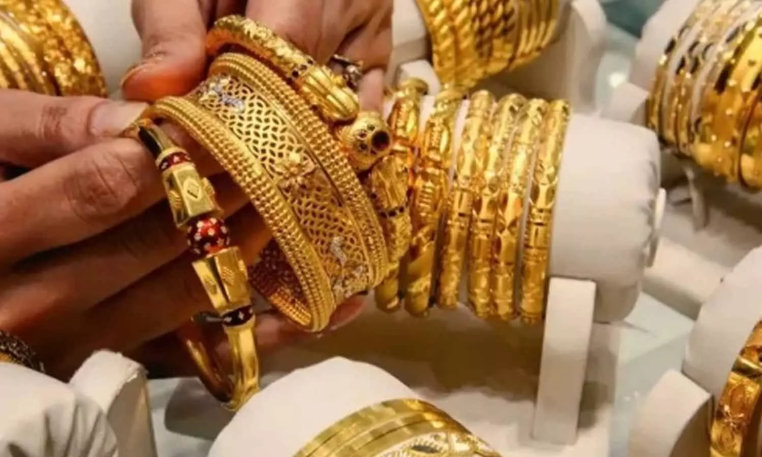 Gold rate today in Bengaluru and Chennai as surges, check the Gold prices on 17 October, 2026 Gold rate today in Bengaluru and Chennai as surges, check the Gold prices on 17 October, 2026
