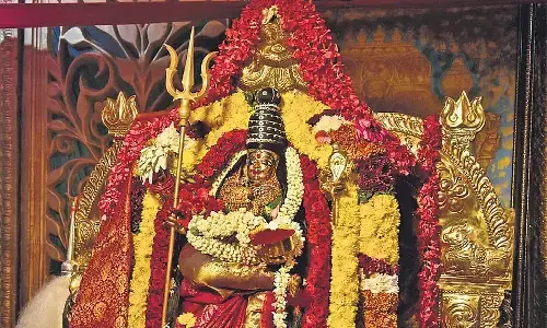 Kanaka Durga goddess appears Sri Mahalakshmi, devotees flock to Indrakeeladri Kanaka Durga goddess appears Sri Mahalakshmi, devotees flock to Indrakeeladri