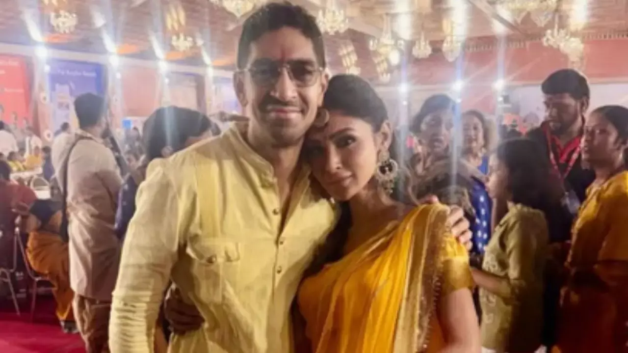 Actress Mouni Roy reunited with the Brahmastra maker Ayan Mukerji Actress Mouni Roy reunited with the Brahmastra maker Ayan Mukerji