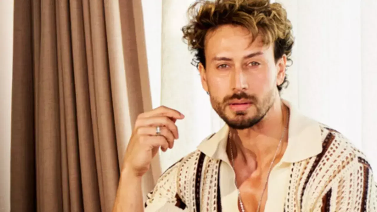 Bollywood actor Tiger Shroff had a narrow escaped Bollywood actor Tiger Shroff had a narrow escaped