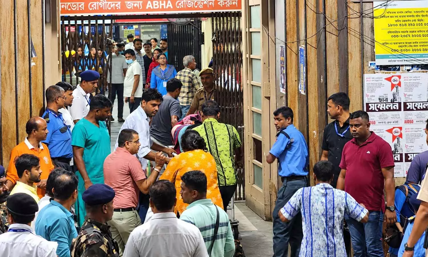 Kolkata pandal stampede kills 19 Kolkata pandal stampede kills 19