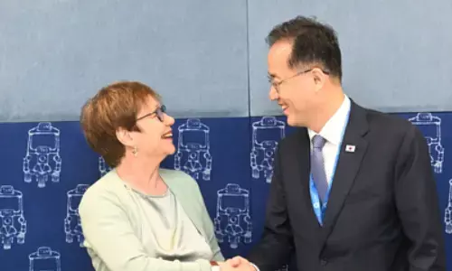 Finance Minister Lee Hyoung-il has stressed South Koreas economic growth Finance Minister Lee Hyoung-il has stressed South Koreas economic growth