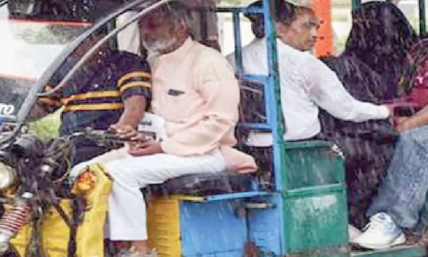 Govt proposes cap of 2.5 lakh e-rickshaws under draft scheme Govt proposes cap of 2.5 lakh e-rickshaws under draft scheme