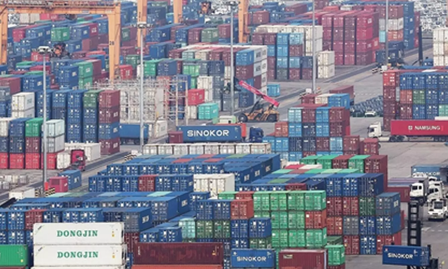 Auto exports in S. Korea fall 5.5 pc in Sep amid Mideast tensions Auto exports in S. Korea fall 5.5 pc in Sep amid Mideast tensions