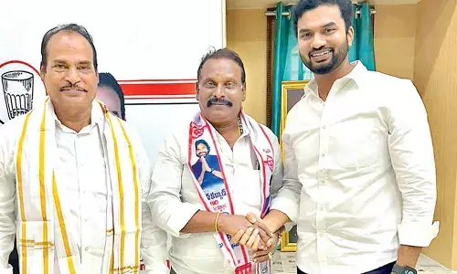DN Elumalai joining Jana Sena party in the presence of Tirupati MLA Arani Srinivasulu
