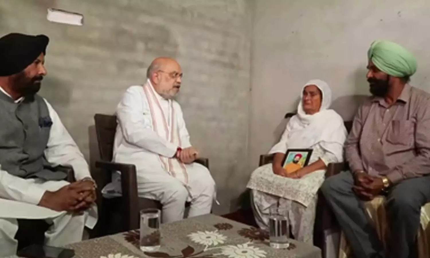 HM Shah meets family of slain anti-drug activist Vikramjeet Singh in Punjab’s Gurdaspur HM Shah meets family of slain anti-drug activist Vikramjeet Singh in Punjab’s Gurdaspur