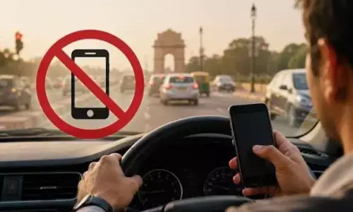 Medical experts warn that mobile phone use while driving Medical experts warn that mobile phone use while driving