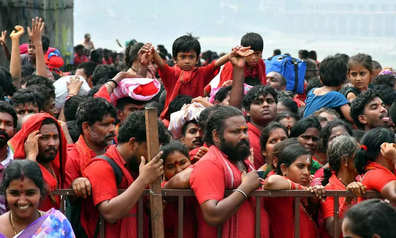 Bhavani devotees thronging Indrakeeladri temple in Vijayawada on Wednesday Bhavani devotees thronging Indrakeeladri temple in Vijayawada on Wednesday
