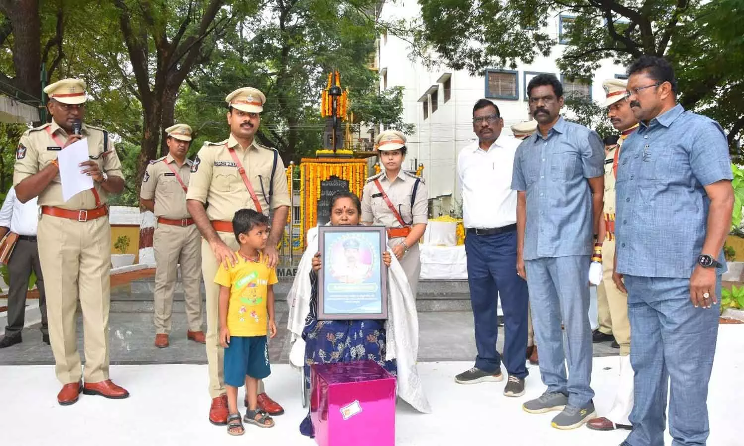 SP honors families of eight police martyrs SP honors families of eight police martyrs