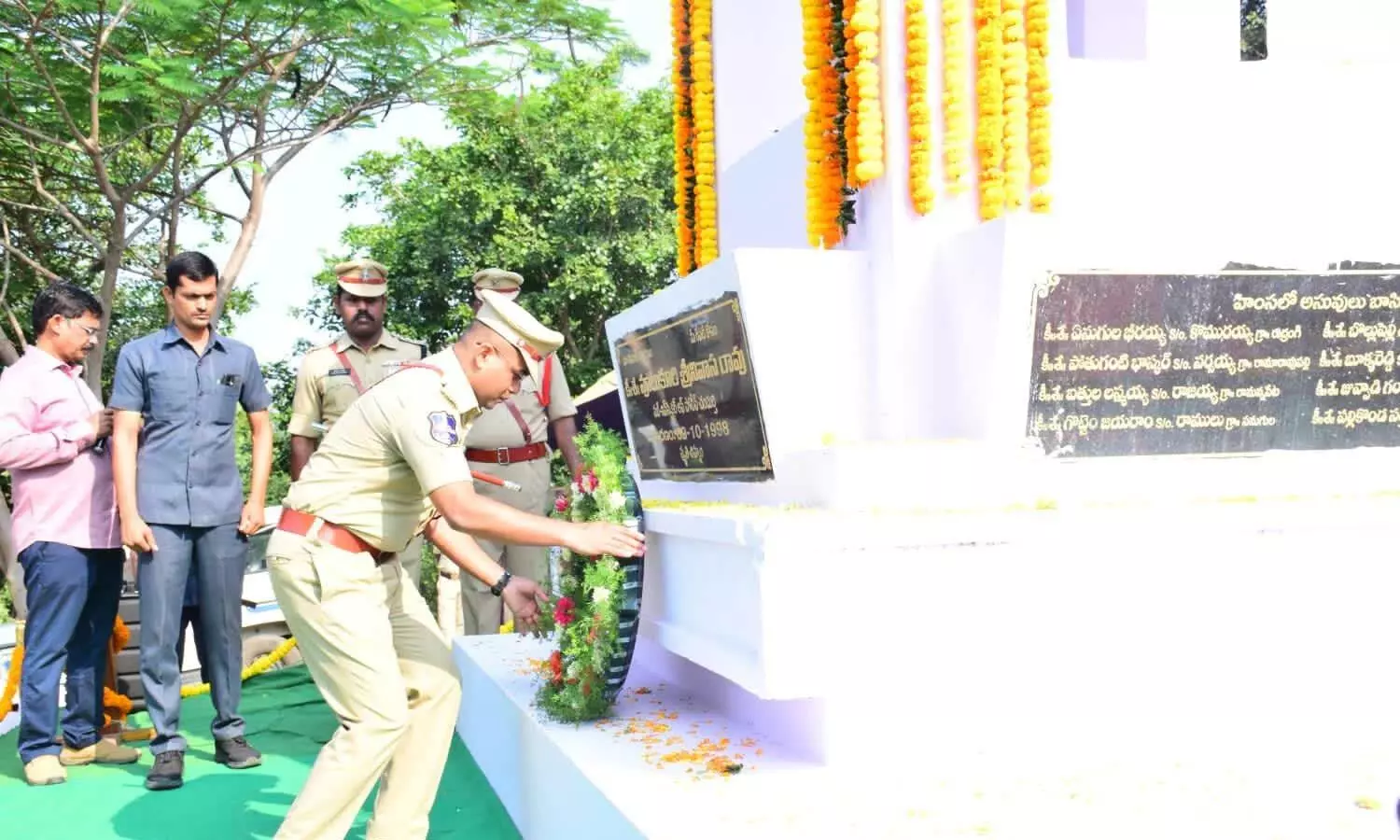 Police Martyr Day observed with tributes at Lingampet Police Martyr Day observed with tributes at Lingampet