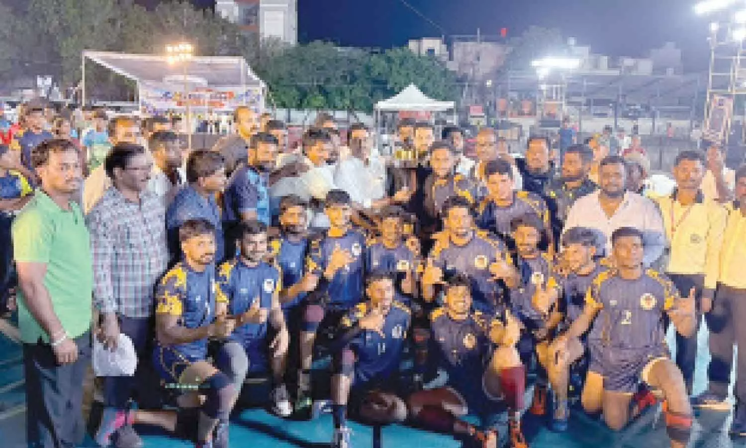 Vijayawada MP Kesineni Sivanath (Chinni) presenting winners’ trophy to Palnadu men’s team at Vijayawada Utsav Cup State Kabaddi Championship at MBP Municipal Corporation Stadium in Vijayawada Vijayawada MP Kesineni Sivanath (Chinni) presenting winners’ trophy to Palnadu men’s team at Vijayawada Utsav Cup State Kabaddi Championship at MBP Municipal Corporation Stadium in Vijayawada