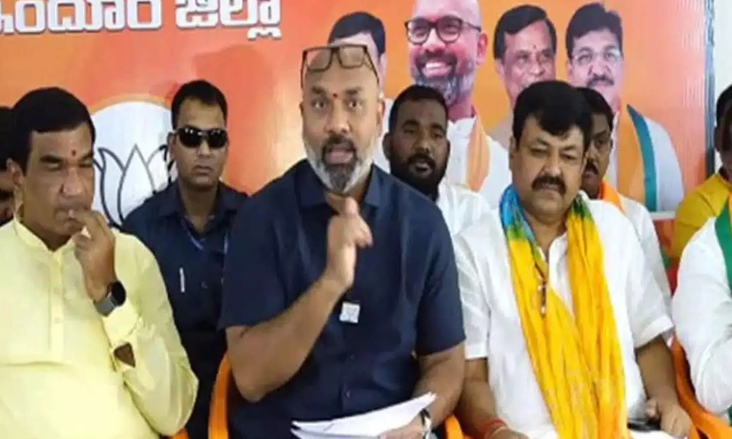 BJP sees ‘saffron tsunami’ in Telangana: Dharmapuri BJP sees ‘saffron tsunami’ in Telangana: Dharmapuri