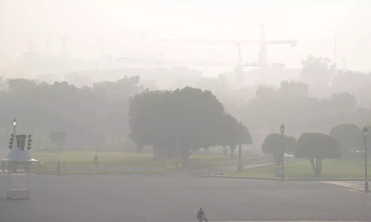 Delhi wakes up to poor air, above-normal minimum temperature