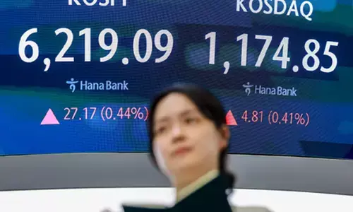 Seoul stocks trade sharply lower on profit-taking
