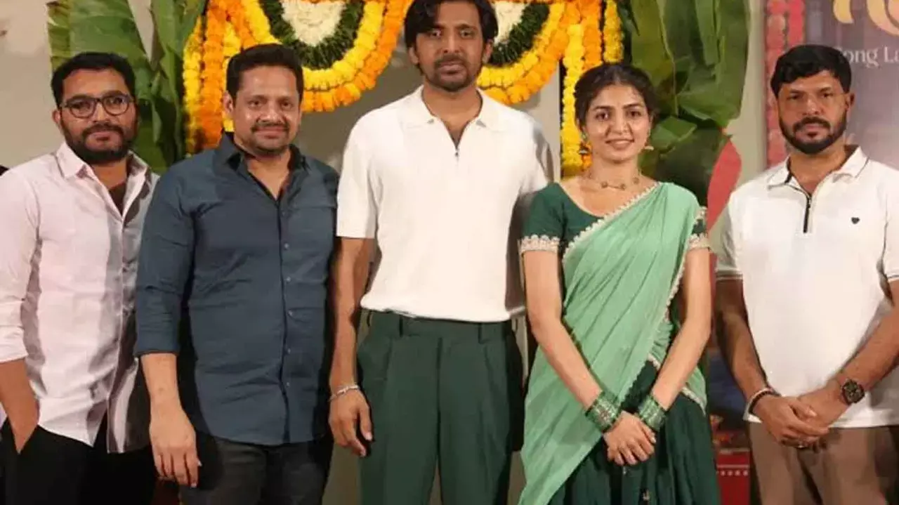 ‘Idupu Kayitham’ team comes with ‘Gadapa’ song ‘Idupu Kayitham’ team comes with ‘Gadapa’ song