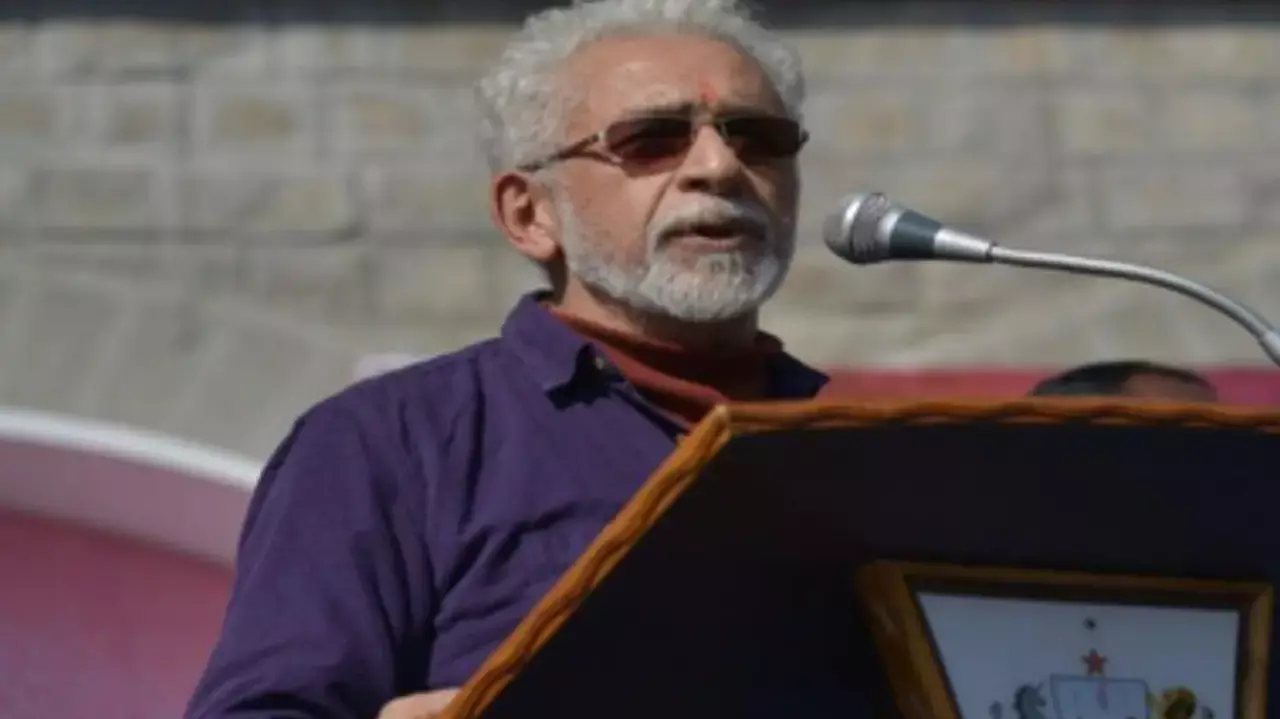 Veteran actor Naseeruddin Shah extended his support to students of the Satyajit Ray Film and Television Institute