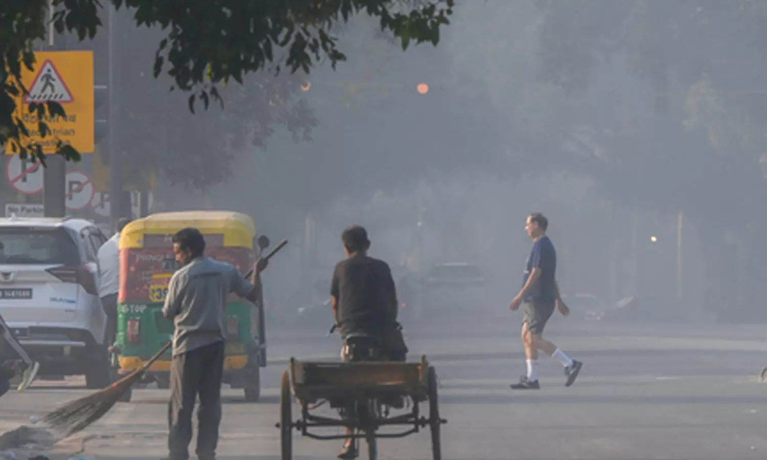 Delhi’s air quality remains poor for third consecutive day; authorities step up anti-pollution measures Delhi’s air quality remains poor for third consecutive day; authorities step up anti-pollution measures