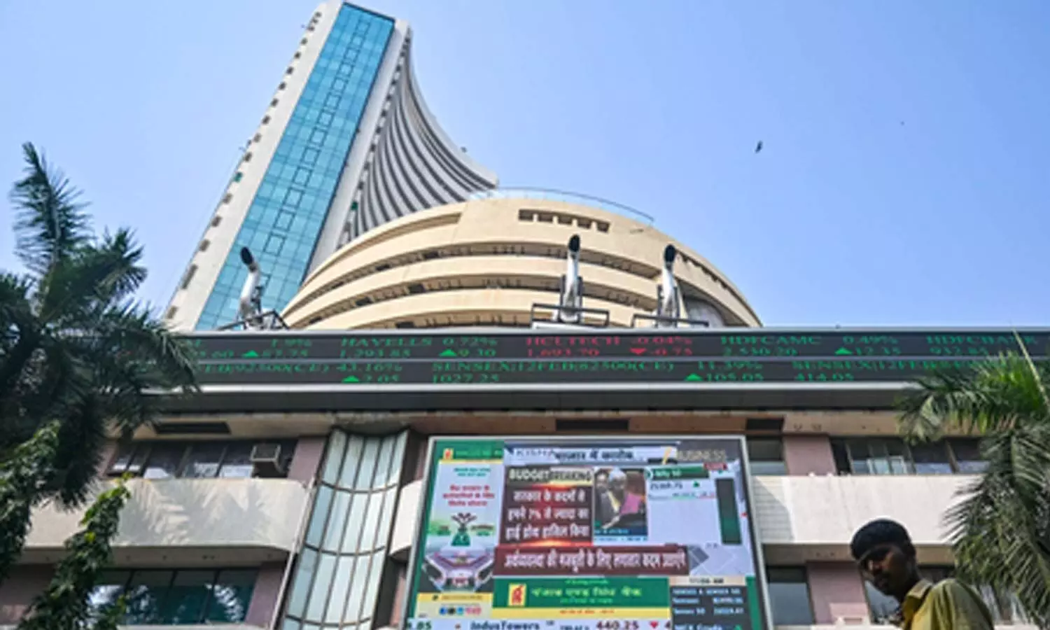 Indian equities extend losses this week as Brent crude oil rises to 6-month high Indian equities extend losses this week as Brent crude oil rises to 6-month high