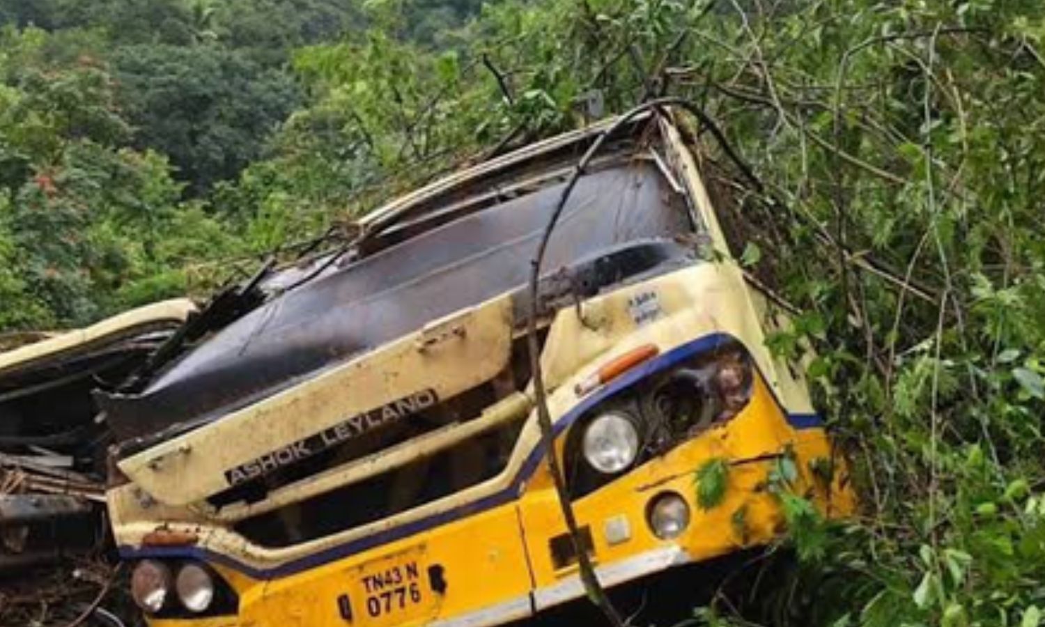 Hans Devide Tamil Nadu: Bus driver killed in Nilgiris landslide; 50 passengers ...