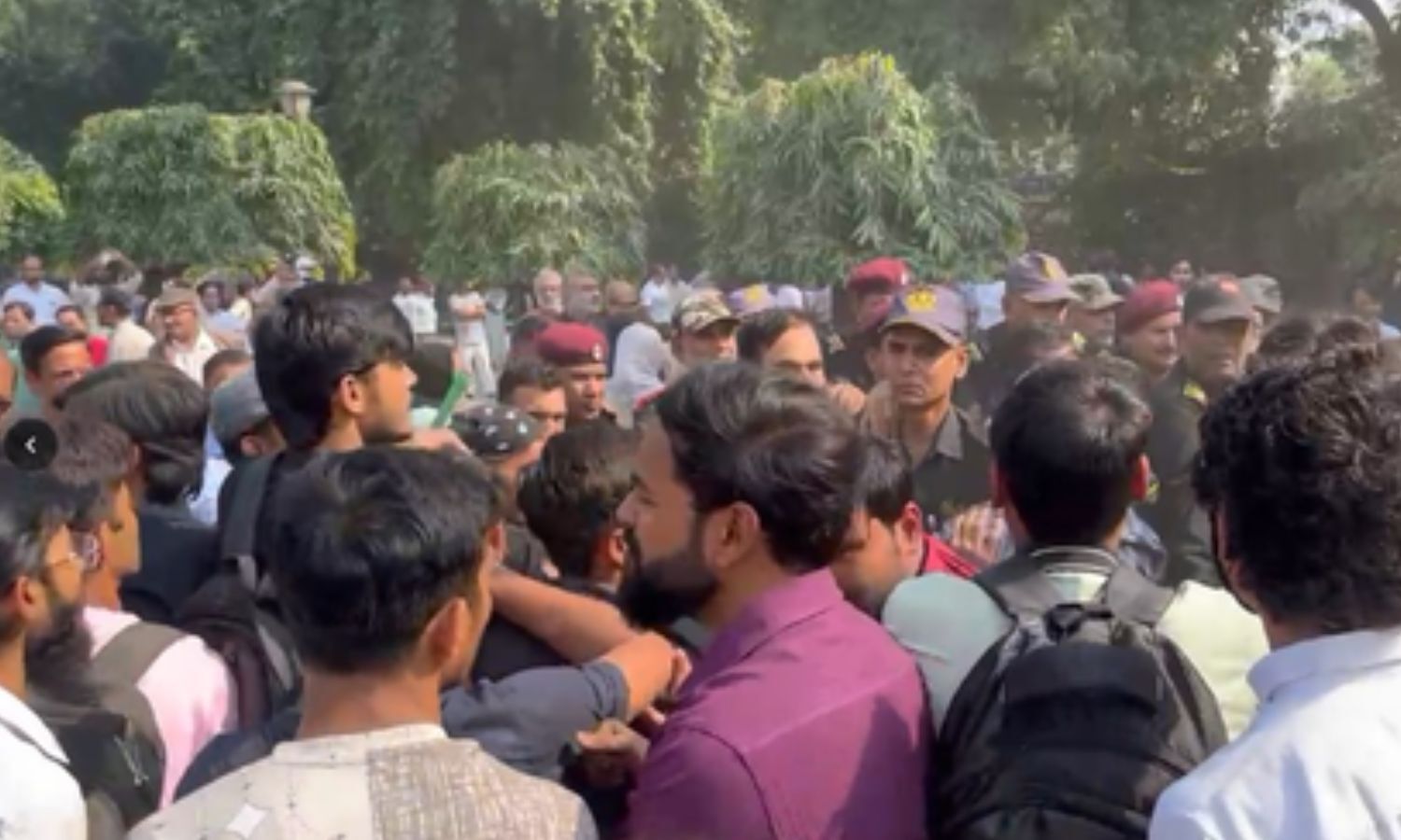 Hans Devide Jamia Millia Islamia moves classes to online mode amid students ...