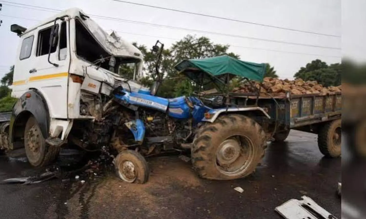 A road accident occurred on Saturday on National Highway 16 in Tanguturu A road accident occurred on Saturday on National Highway 16 in Tanguturu