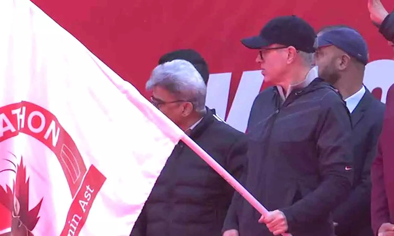 J&K CM Omar Abdullah flags off Kashmir Marathon J&K CM Omar Abdullah flags off Kashmir Marathon