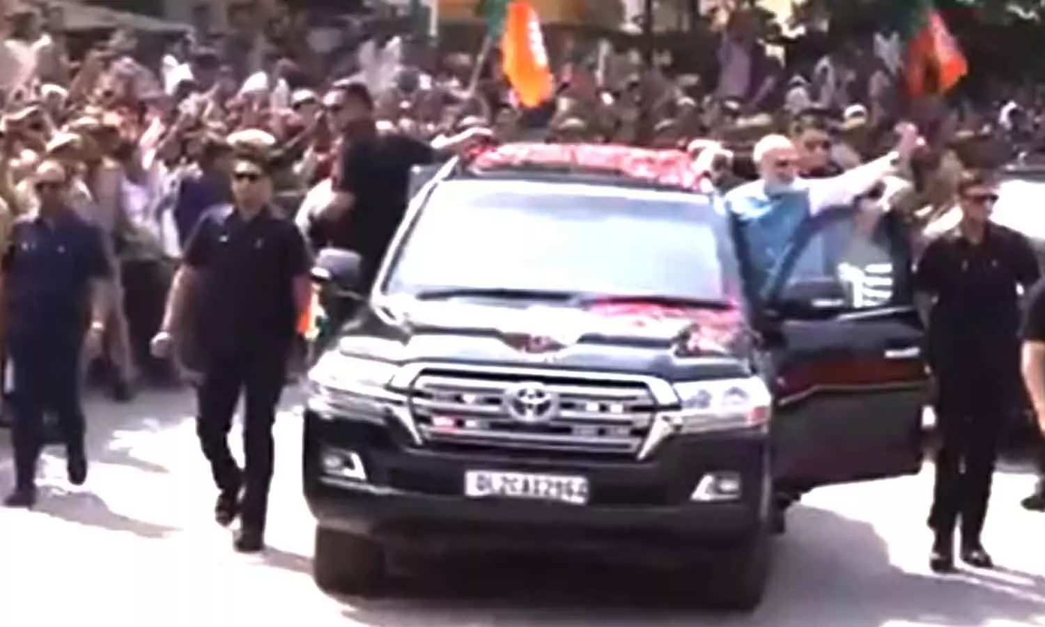 PM Modi arrives in Kashi, to attend Air Force Day show along with Defence Minister PM Modi arrives in Kashi, to attend Air Force Day show along with Defence Minister