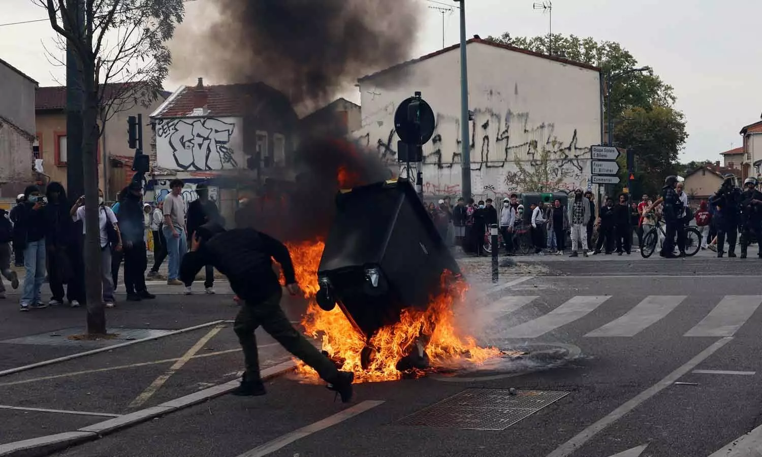 France protests turn violent France protests turn violent