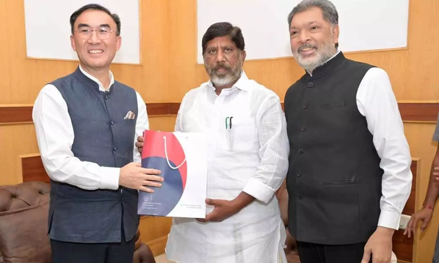 Republic of Korea Ambassador to India Lee Seung-ho presents a gift to Telangana Deputy Chief Minister Mallu Bhatti Vikramarka at the K-Harmony Festa-Korea Culture Day 2026 in Hyderabad on Sunday Republic of Korea Ambassador to India Lee Seung-ho presents a gift to Telangana Deputy Chief Minister Mallu Bhatti Vikramarka at the K-Harmony Festa-Korea Culture Day 2026 in Hyderabad on Sunday