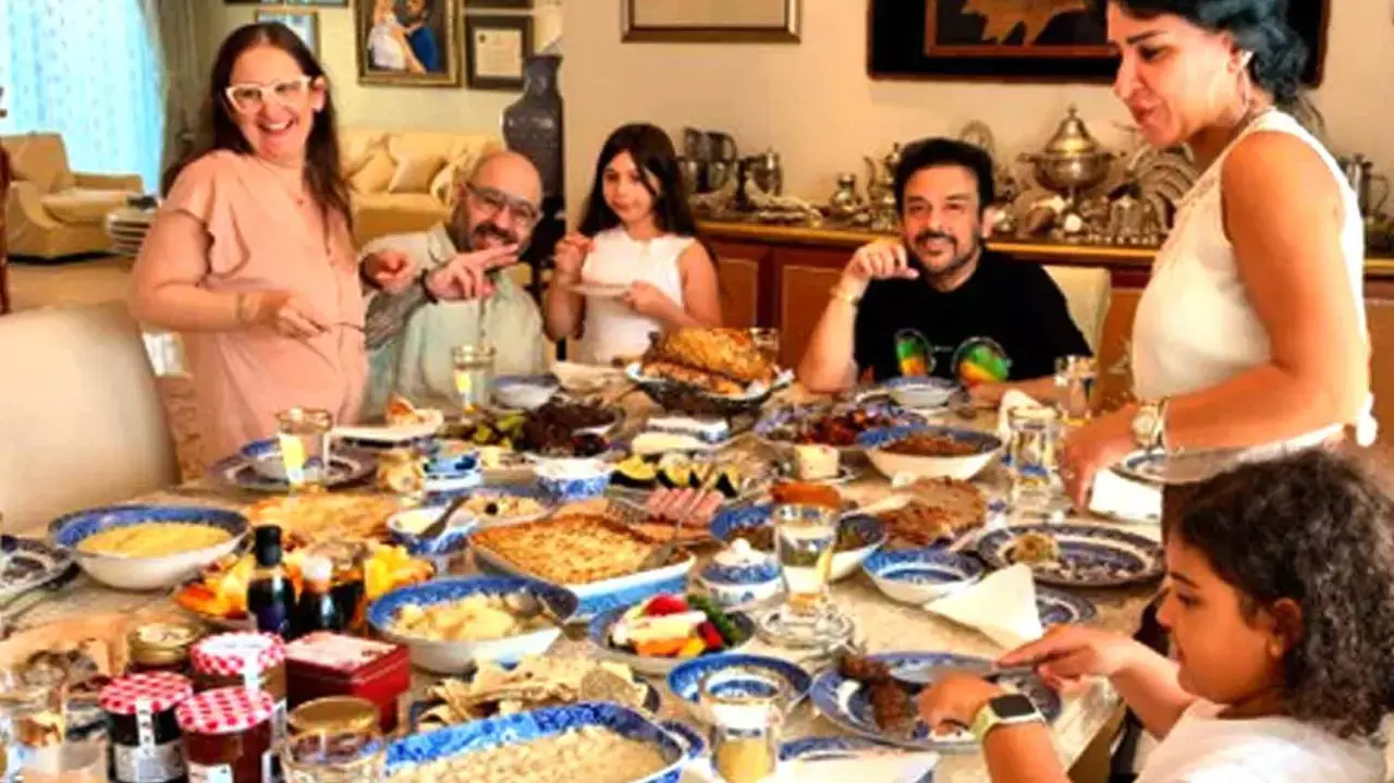 Adnan Sami praises wife for freshly baked breads as he enjoys Sunday brunch with ‘friends like family’