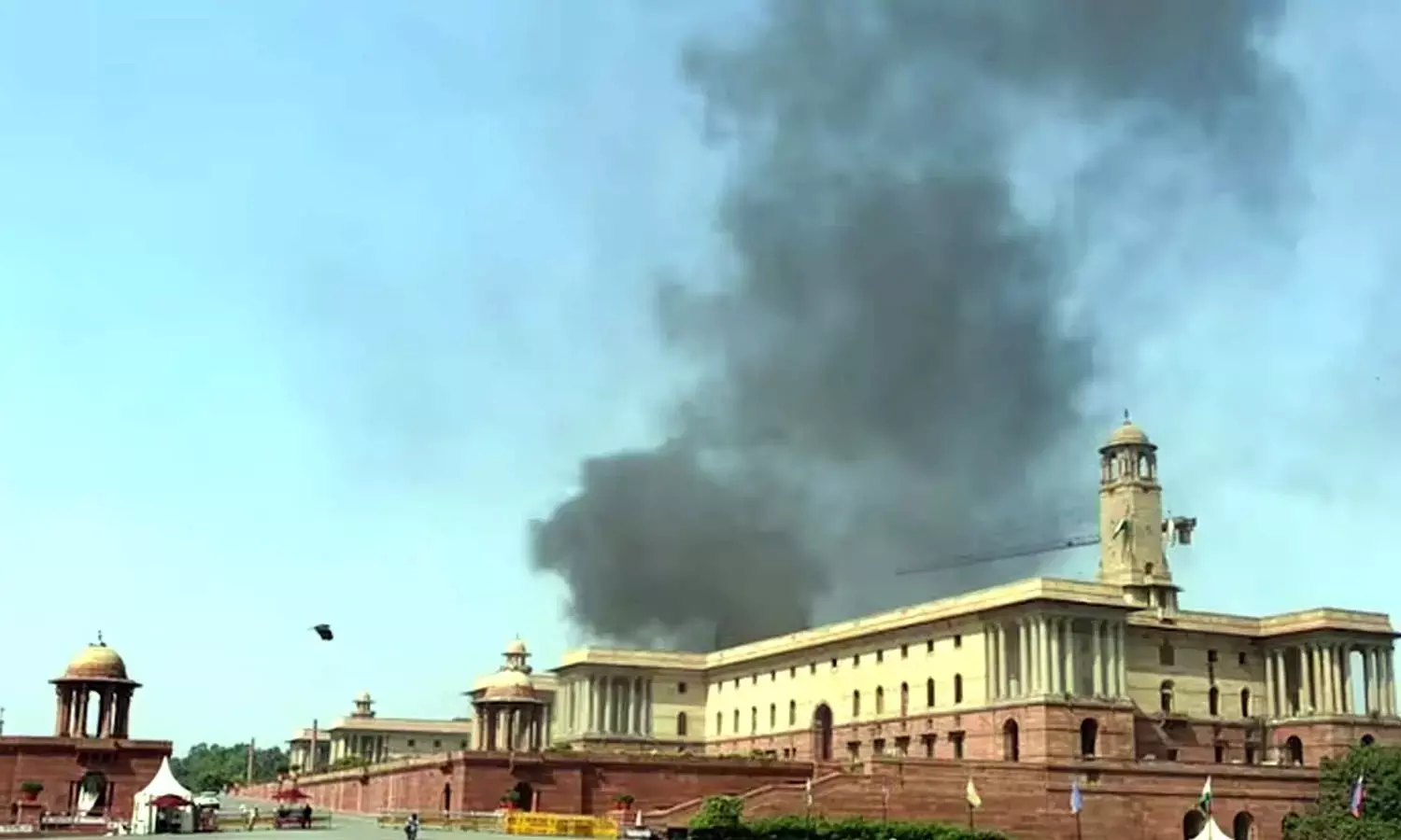 Fire Breaks Out at Delhi’s North Block After Short Circuit, Six Fire Engines Rushed to Spot