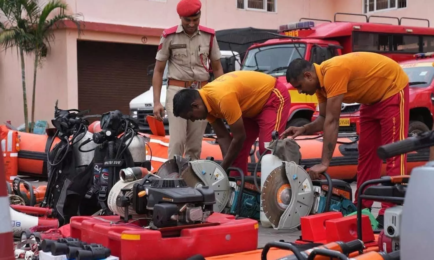 Odisha ramps up cyclone evacuations Odisha ramps up cyclone evacuations
