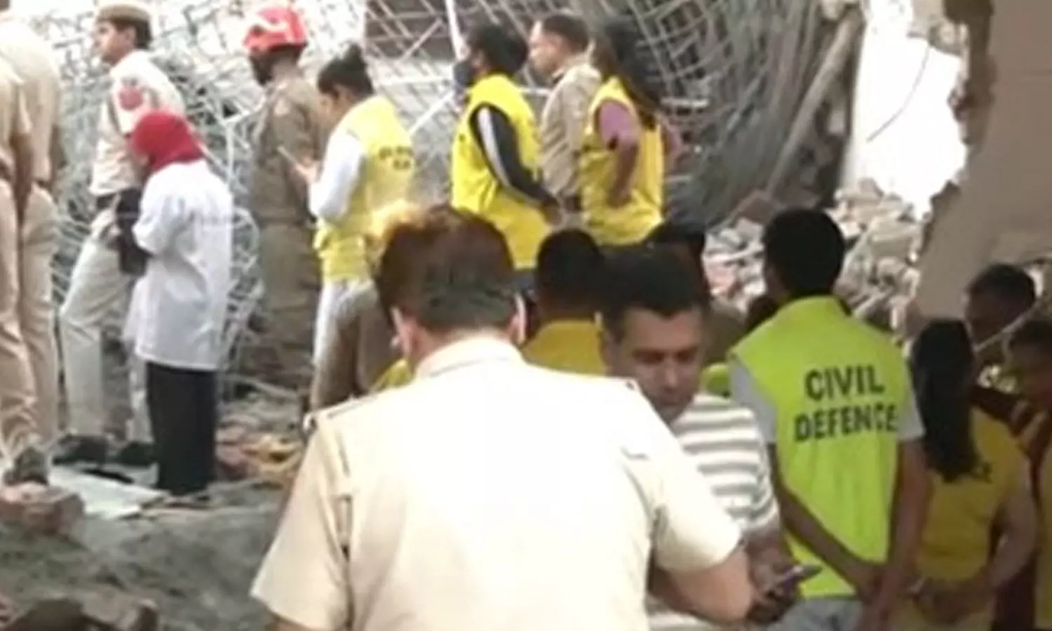 Two dead as building slabs collapse in Delhis Harsh Vihar Two dead as building slabs collapse in Delhis Harsh Vihar