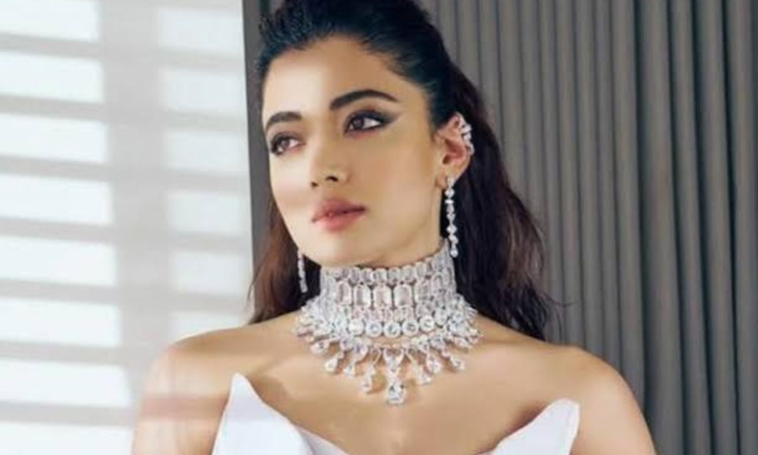 Angre Man Rashmika Mandanna Gives A Befitting Reply To The Angry Mob
