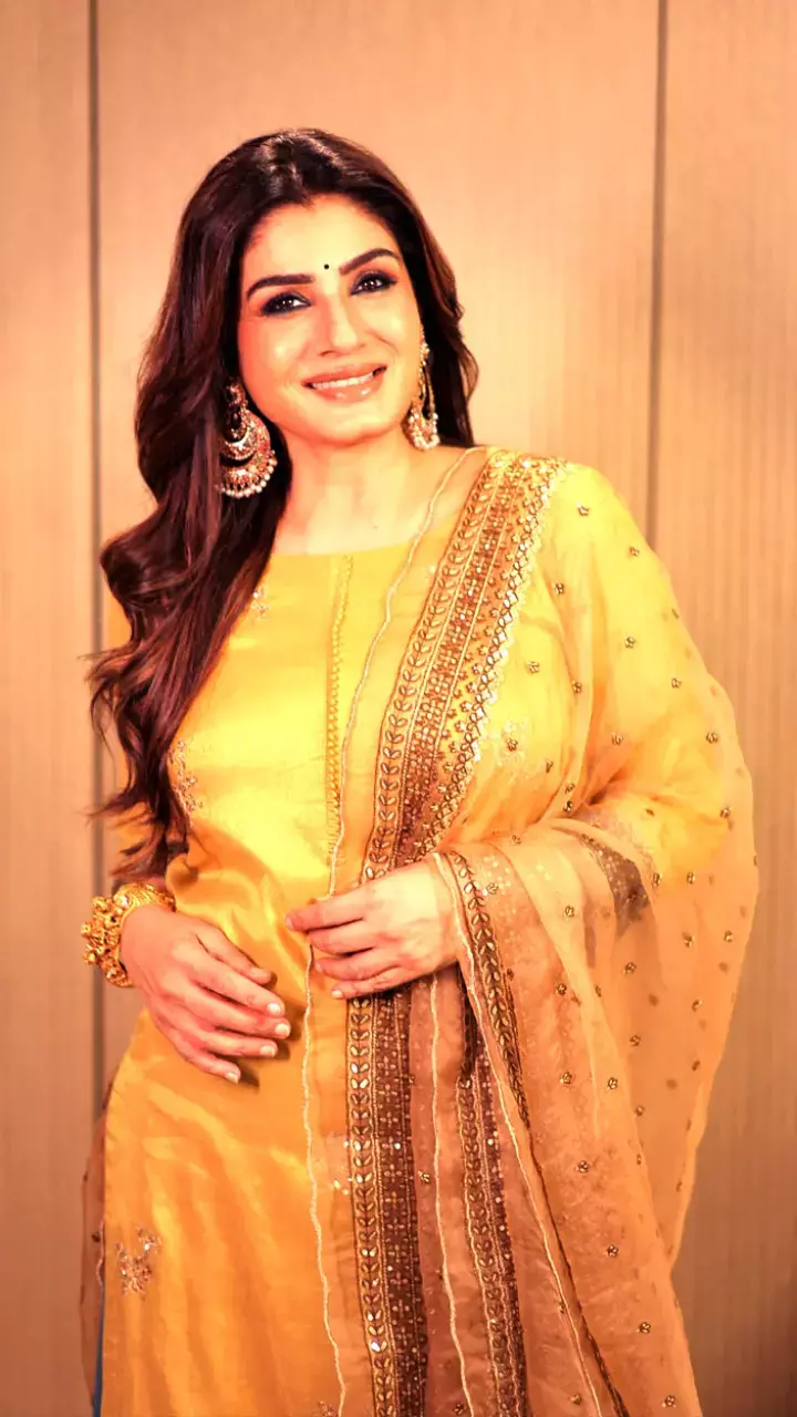 Raveena Tandon Turns 54: Ethnic to Western, She Nails Every Look Raveena Tandon Turns 54: Ethnic to Western, She Nails Every Look
