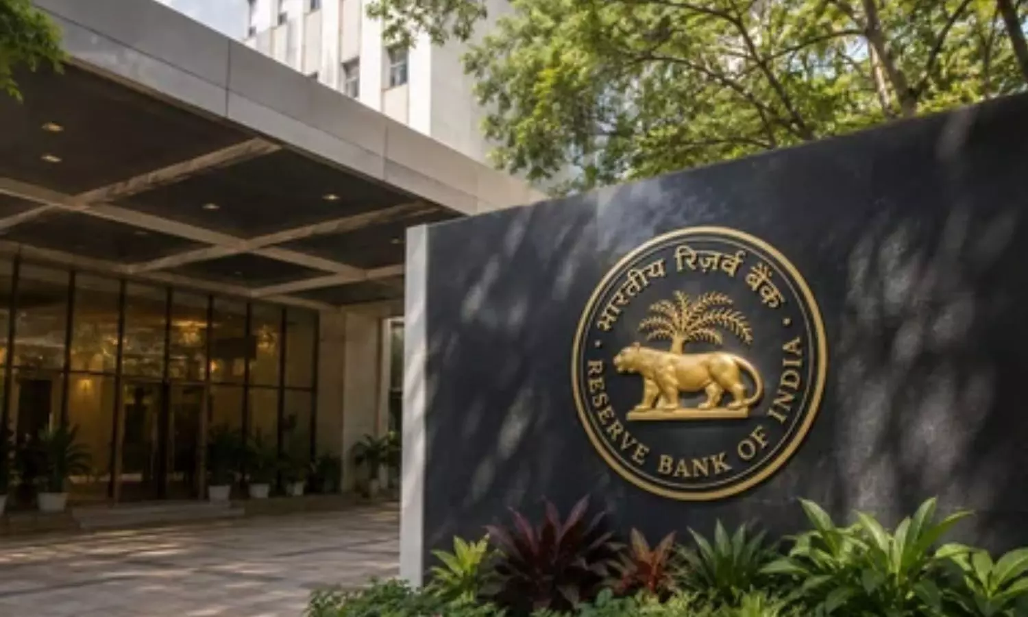 PIB Fact Check debunks viral claims of new Rs 1,000 note, says RBI has ...