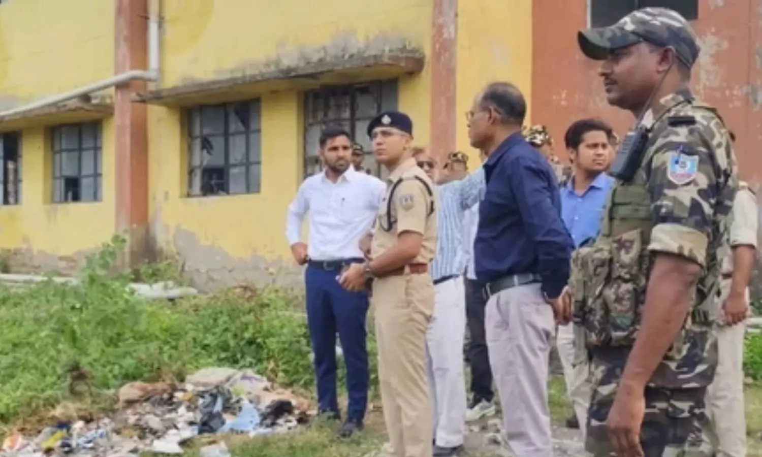 Panic gripped Medinirai Medical College Hospital Panic gripped Medinirai Medical College Hospital