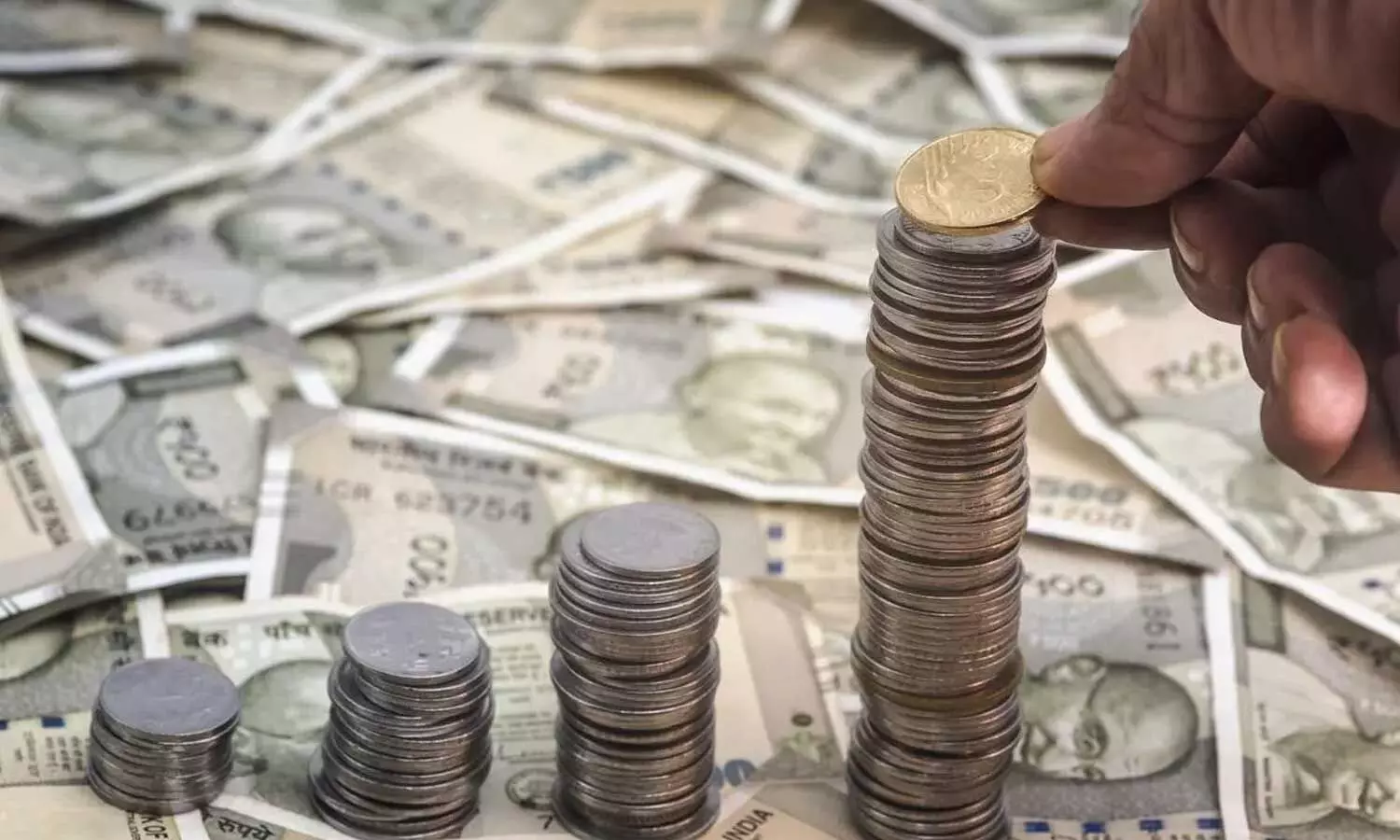 Rupee rises marginally by 3 paise to 95.12/$ Rupee rises marginally by 3 paise to 95.12/$