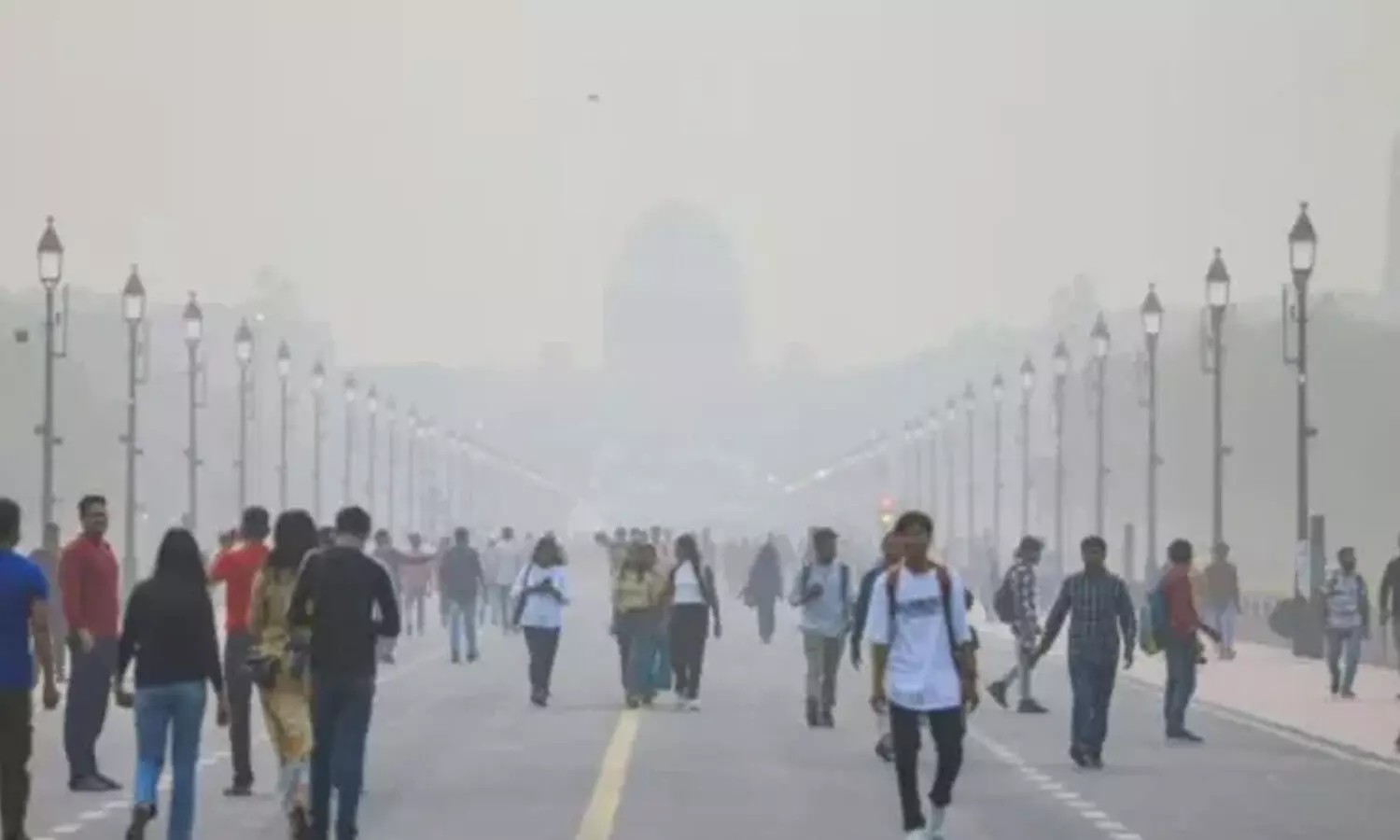 Delhi sees ‘moderate’air quality with 197 AQI Delhi sees ‘moderate’air quality with 197 AQI